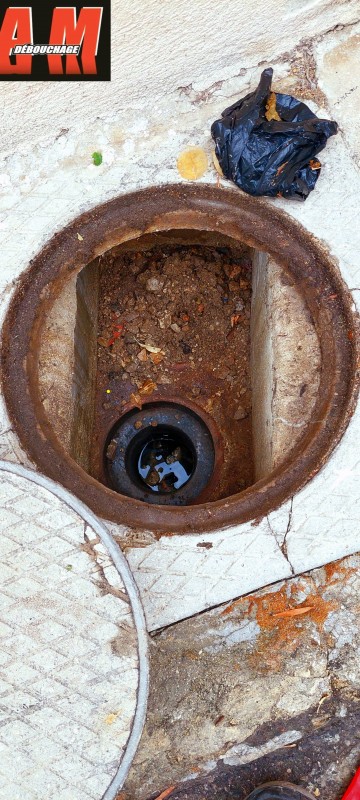 Débouchage d'un regard avec un siphon disconnecteur à Cassis 13260